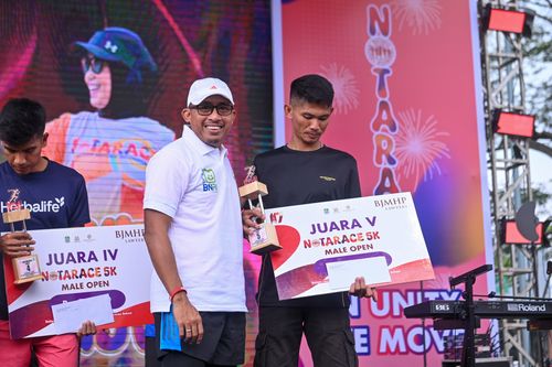Race photo from NOTARACE 2025