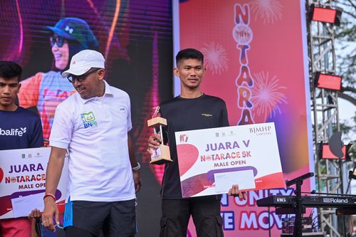 Race photo from NOTARACE 2025