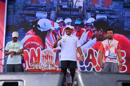 Race photo from NOTARACE 2025
