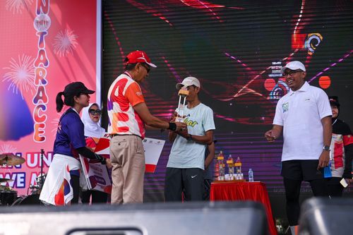 Race photo from NOTARACE 2025