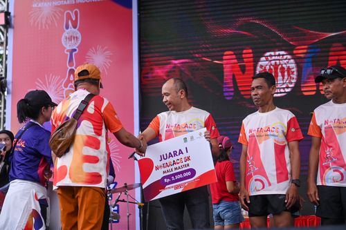 Race photo from NOTARACE 2025