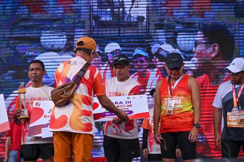 Race photo from NOTARACE 2025