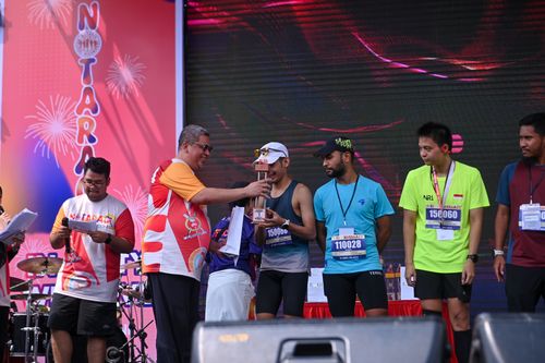 Race photo from NOTARACE 2025