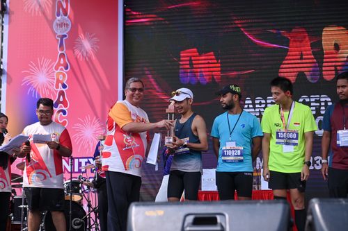 Race photo from NOTARACE 2025