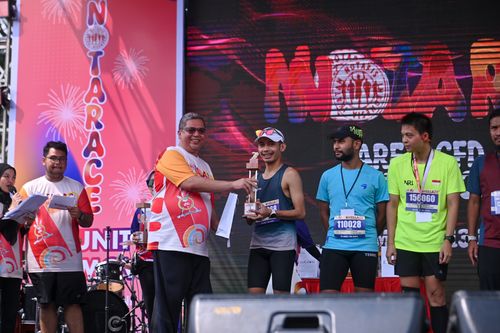 Race photo from NOTARACE 2025