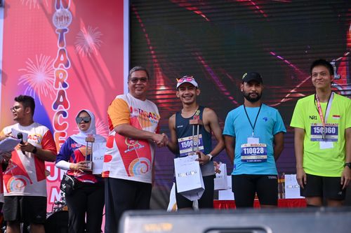 Race photo from NOTARACE 2025