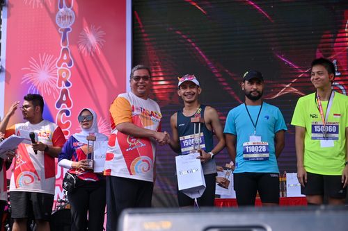 Race photo from NOTARACE 2025