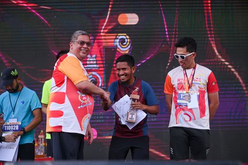 Race photo from NOTARACE 2025