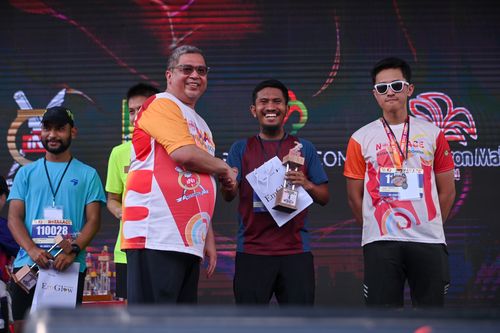 Race photo from NOTARACE 2025