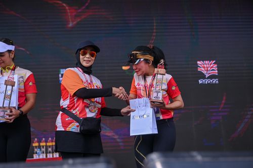 Race photo from NOTARACE 2025
