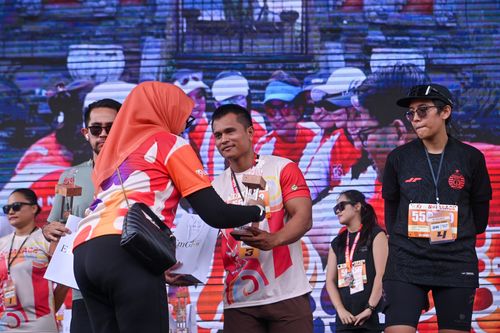 Race photo from NOTARACE 2025