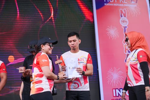 Race photo from NOTARACE 2025