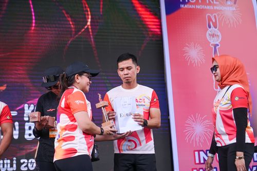 Race photo from NOTARACE 2025