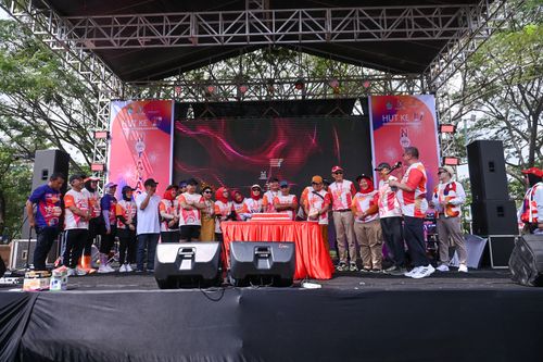 Race photo from NOTARACE 2025