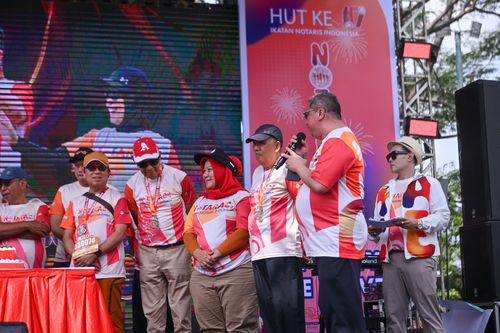 Race photo from NOTARACE 2025