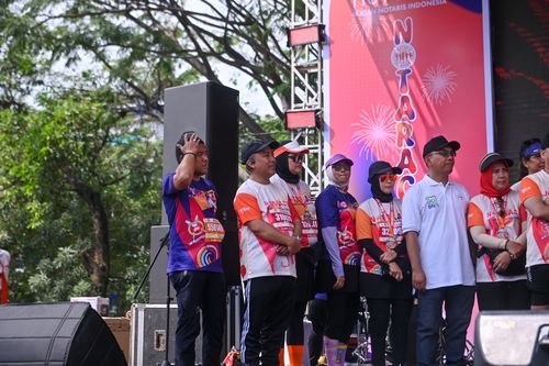 Race photo from NOTARACE 2025