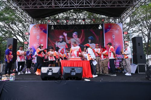 Race photo from NOTARACE 2025