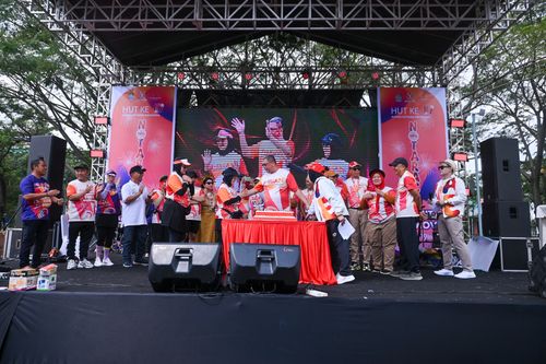 Race photo from NOTARACE 2025