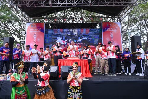 Race photo from NOTARACE 2025