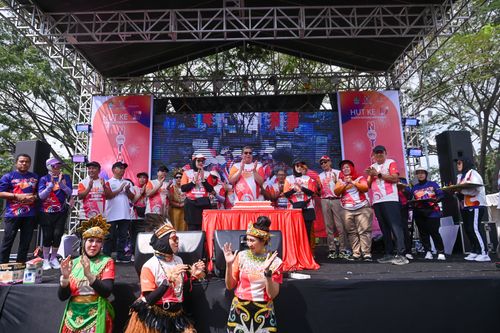 Race photo from NOTARACE 2025