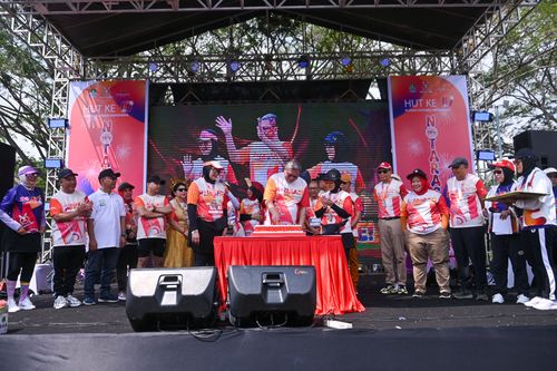 Race photo from NOTARACE 2025