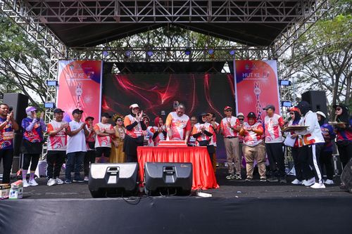 Race photo from NOTARACE 2025