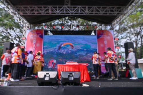 Race photo from NOTARACE 2025