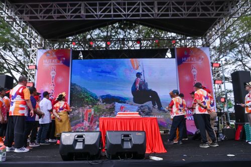 Race photo from NOTARACE 2025