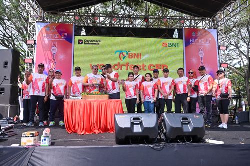Race photo from NOTARACE 2025