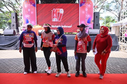 Race photo from NOTARACE 2025
