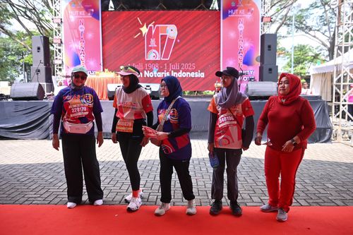 Race photo from NOTARACE 2025