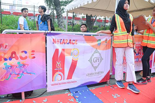 Race photo from NOTARACE 2025