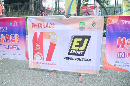 Race photo from NOTARACE 2025