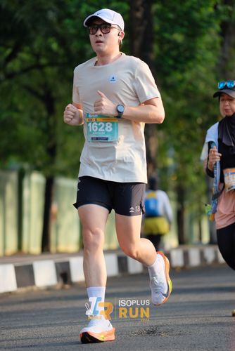 Race photo from Isoplus Run 2024 Surabaya