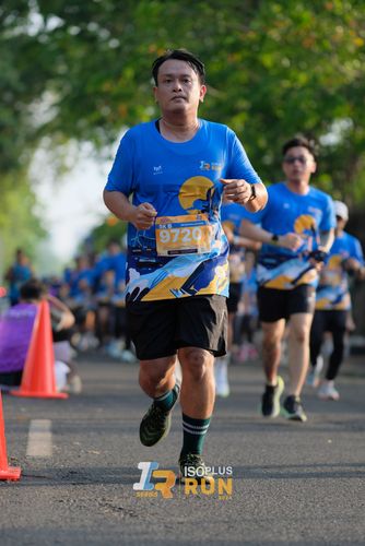 Race photo from Isoplus Run 2024 Surabaya