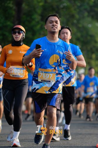 Race photo from Isoplus Run 2024 Surabaya