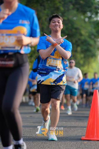 Race photo from Isoplus Run 2024 Surabaya