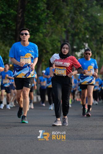 Race photo from Isoplus Run 2024 Surabaya