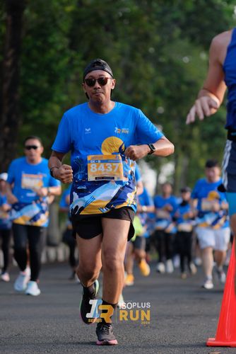 Race photo from Isoplus Run 2024 Surabaya