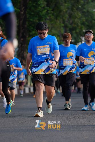 Race photo from Isoplus Run 2024 Surabaya