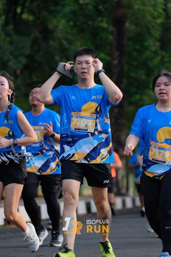 Race photo from Isoplus Run 2024 Surabaya
