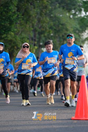 Race photo from Isoplus Run 2024 Surabaya