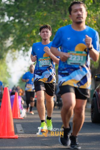 Race photo from Isoplus Run 2024 Surabaya