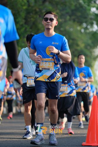Race photo from Isoplus Run 2024 Surabaya