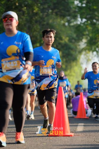 Race photo from Isoplus Run 2024 Surabaya