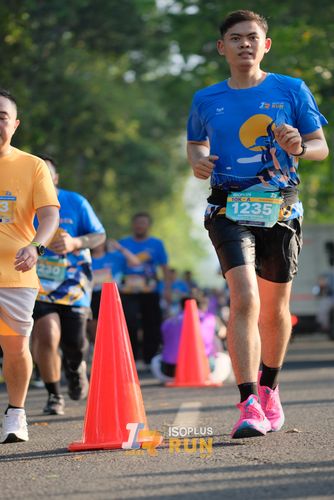 Race photo from Isoplus Run 2024 Surabaya