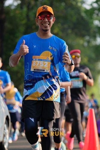 Race photo from Isoplus Run 2024 Surabaya