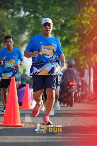 Race photo from Isoplus Run 2024 Surabaya
