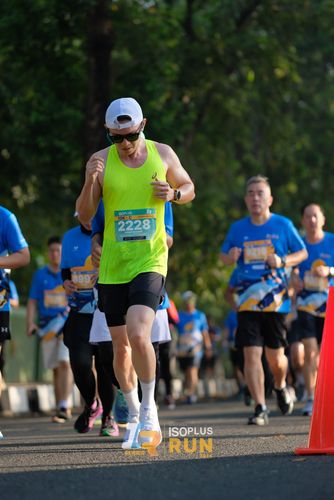 Race photo from Isoplus Run 2024 Surabaya