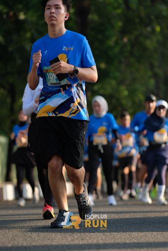Race photo from Isoplus Run 2024 Surabaya